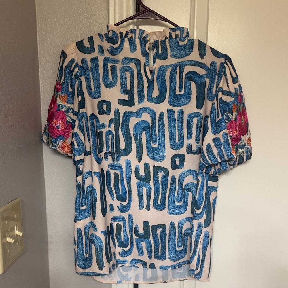 Women's Blue and Pink Patterned Blouse - Picture 4 of 4